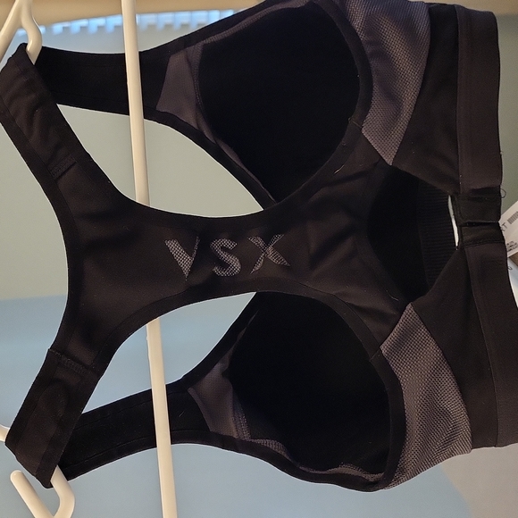 VS Sports Bra - Picture 2 of 4